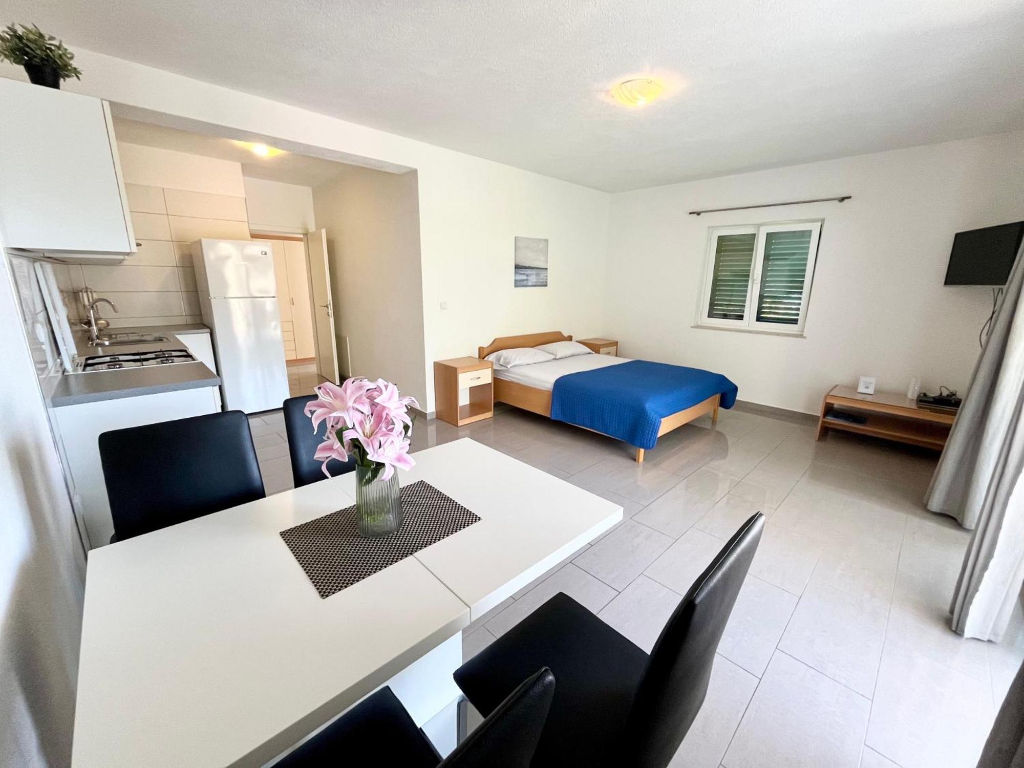 Paradise Apartments - Robinson Getaway Gdinj Exterior foto